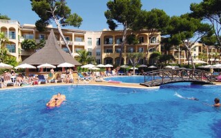 Zafiro Cala Mesquida Aparthotel